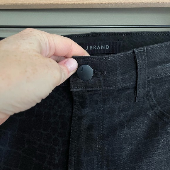 J Brand Leenah High Rise Skinny Ankle Jeans Size 28 Caiman Python Print Black - Picture 6 of 16